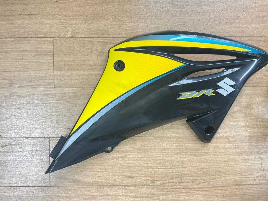 CONJUNTO DE PLÁSTICOS SUZUKI DR