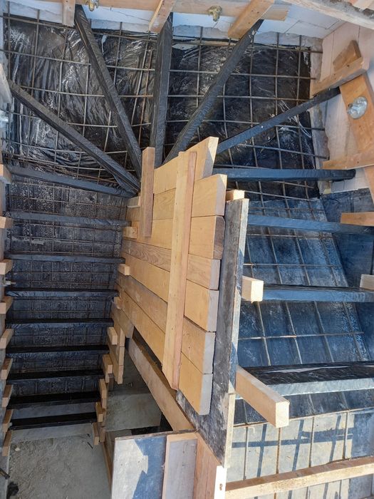 Сходи бетонні, монолітні.