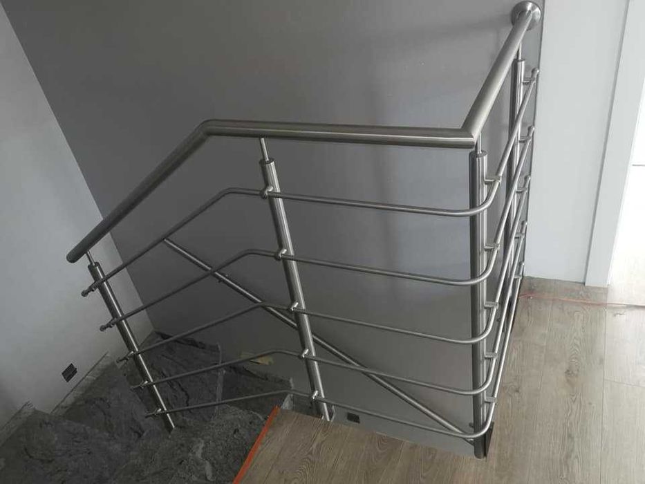 Balustrady ze stali, ocynkowane, nierdzewne, malowane proszkowo