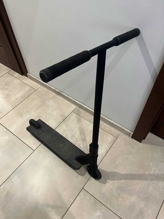 Hulajnoga Native Stem Black + Kask TSG