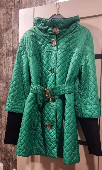 Стеганый плащ женский