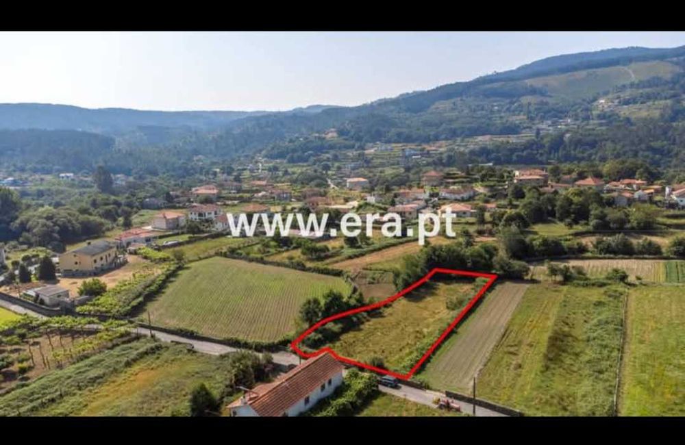 Terreno urbano com 1800m2 em Covas V.N.Cerveira