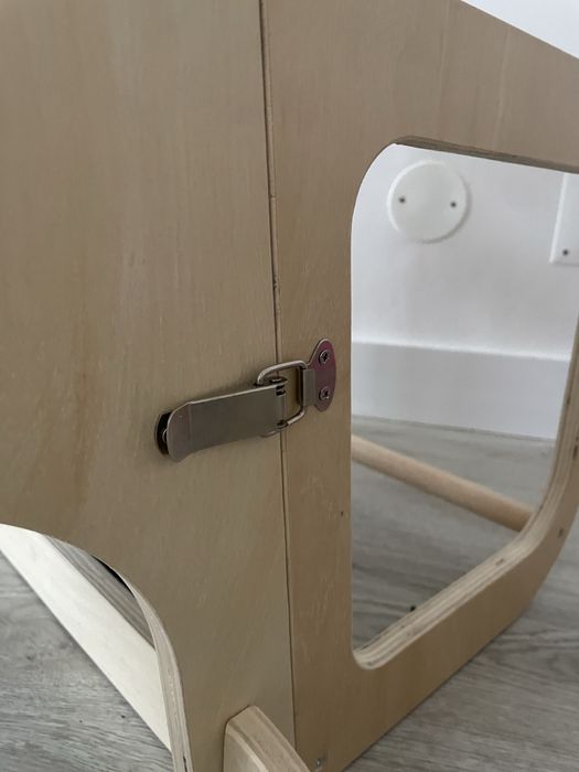 Banco observatório e secretária em madeira da Homa criança