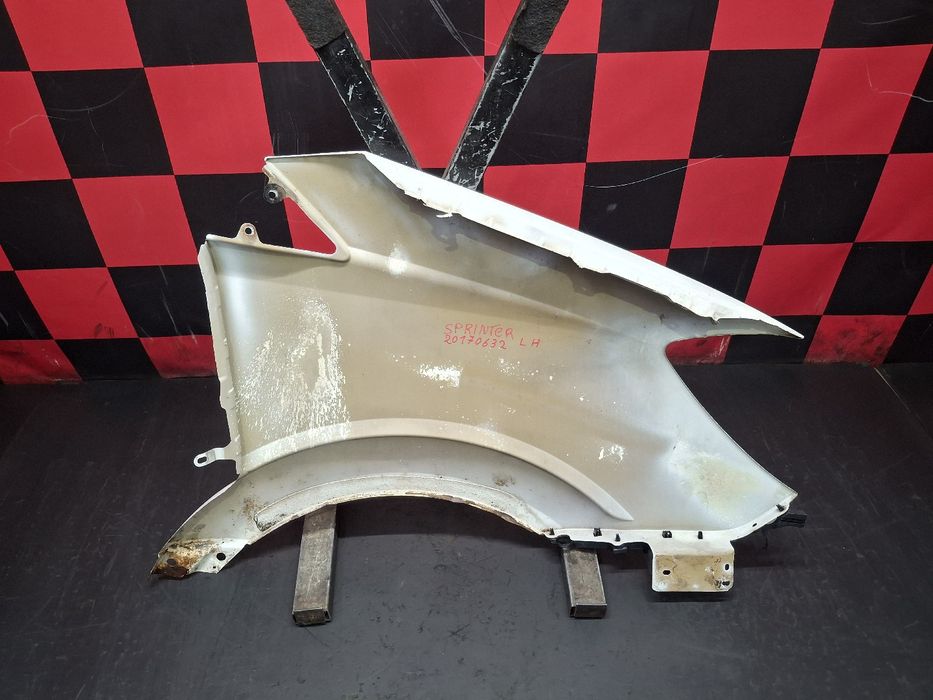 Guarda-lamas esquerdo MERCEDES-BENZ Sprinter 3,5-t (906)