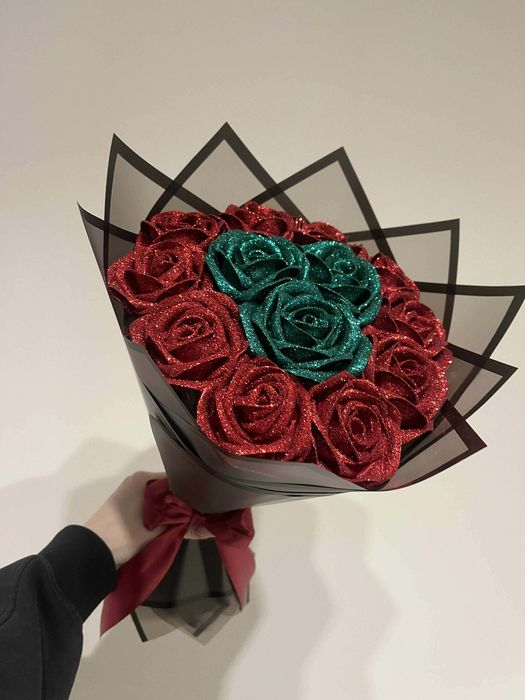 Ręcznie robione kwiaty ze wstążki – bukiety, dekoracje, prezenty