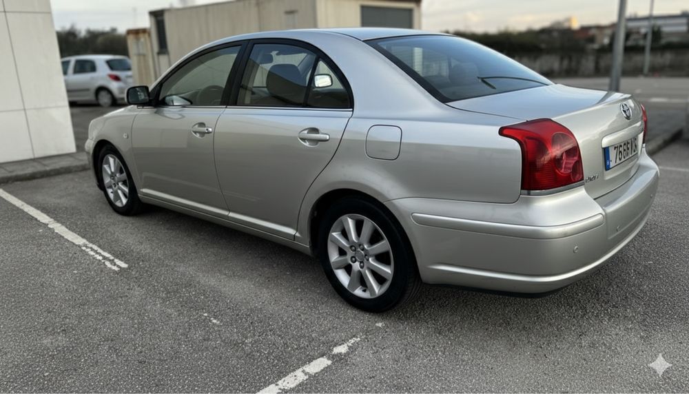 Toyota avensis 1.6 t25 gasolina/gpl