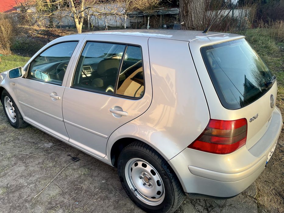 Golf 1.6sr mocno doinwestowany.