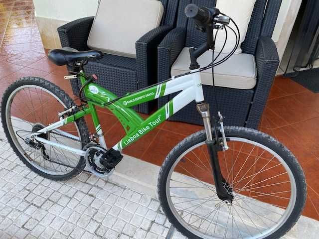 Bicicleta usada para adulto