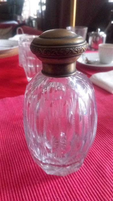 Butter dish and crystal jars430582813259223044
