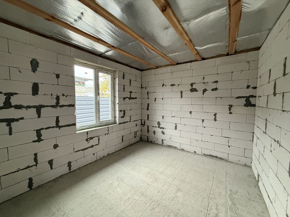 Новий будинок на Казбеті з газом в. Франка