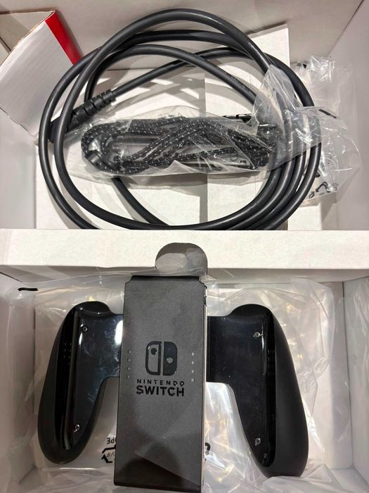 Nitendo Switch Oled (usada como nova)