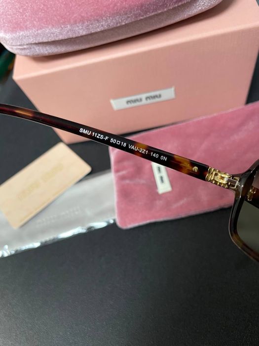 Оукляри міу міу Miu Miu