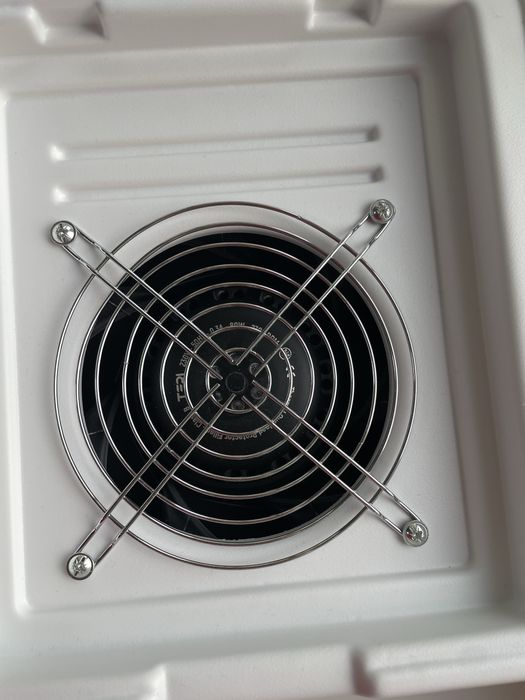 Настільна манікюрна витяжка Teri 800 М біла