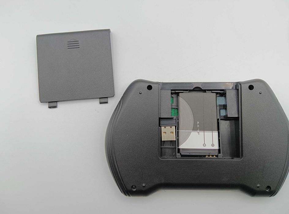 Mini Teclado com Touchpad Sem Fio 2.4G Plug & Play