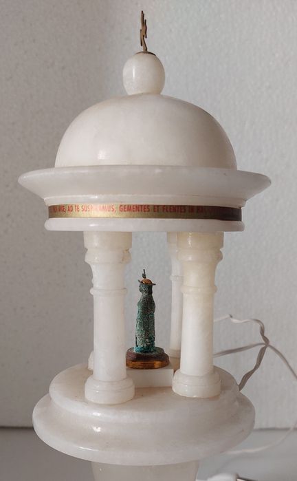 ORATÓRIO em Mármore com imagem.