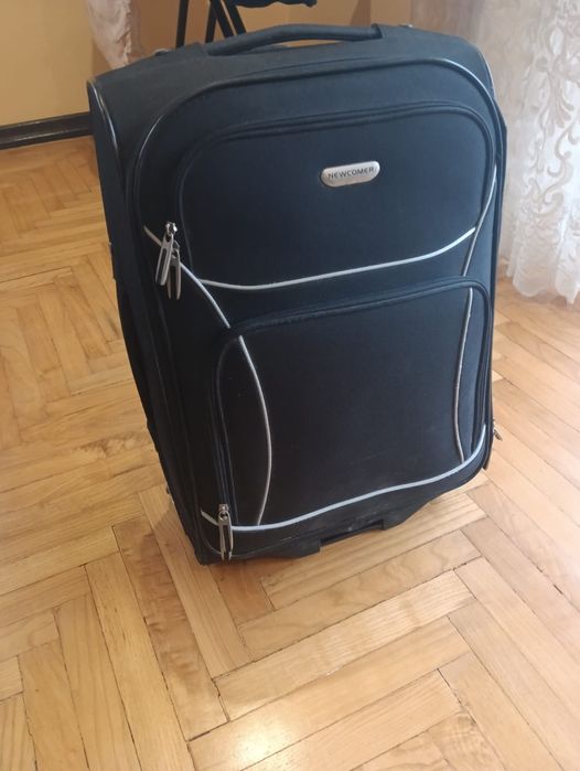 Продам валізу сумку  NEWCOMER є дві штуки