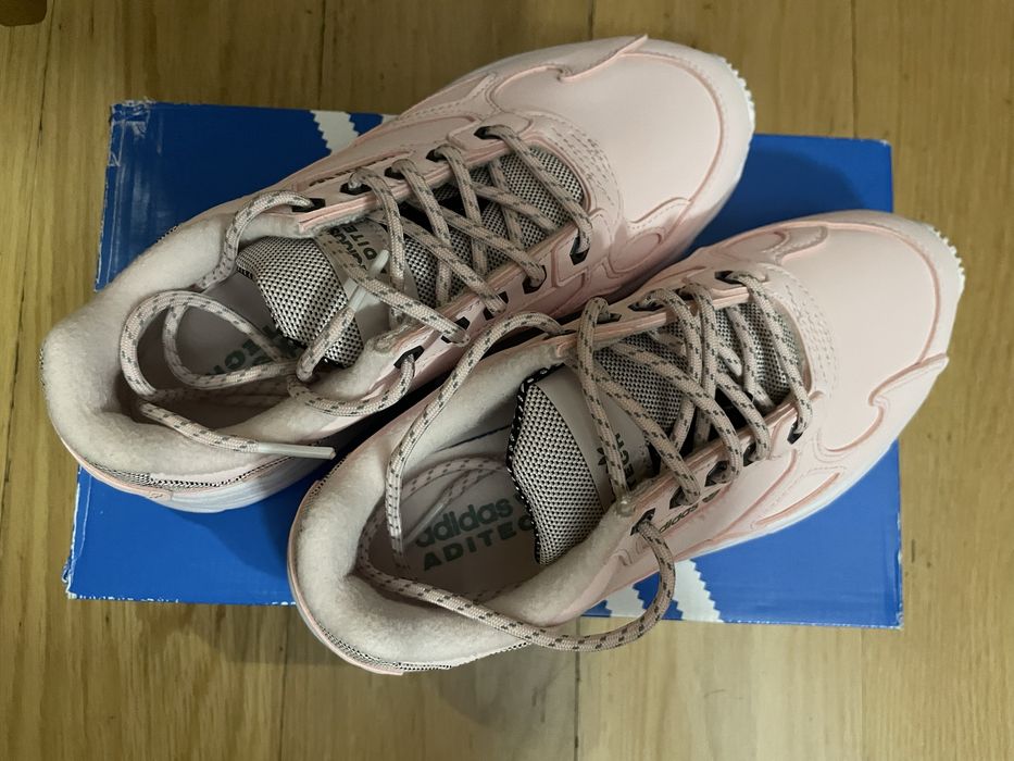 Ténis Adidas  Novos