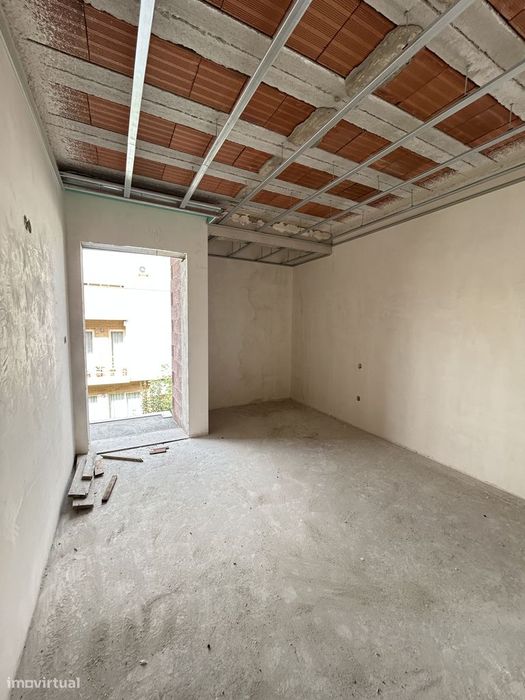 VENDE-SE Moradia T4,NOVA,entregue equipada, próximo ao Centro de Braga
