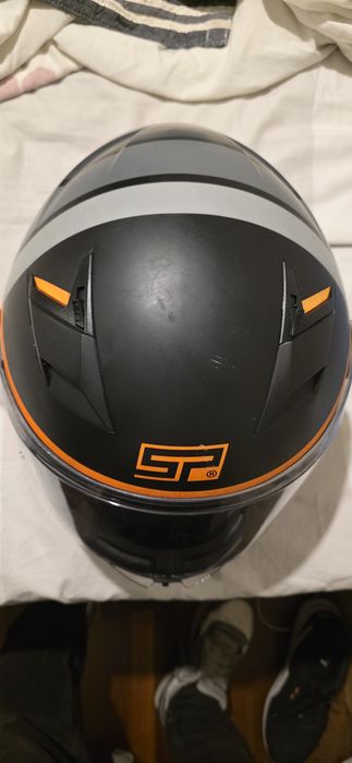 Capacete [Marca e Modelo] – Bom estado
: