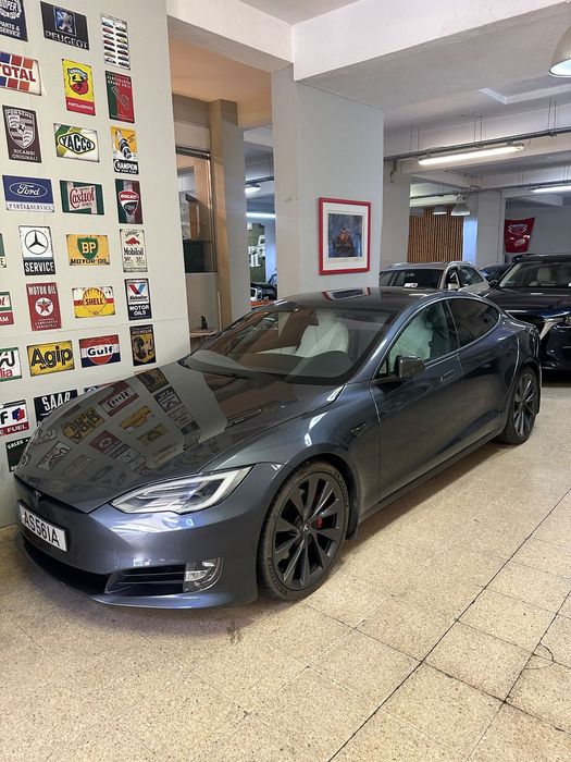 Tesla Model S Performance