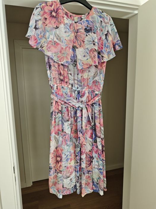 2 lindos vestidos com forro, em excelente estado