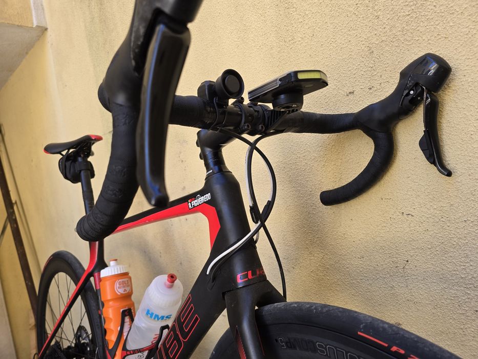 Bicicleta estrada cube