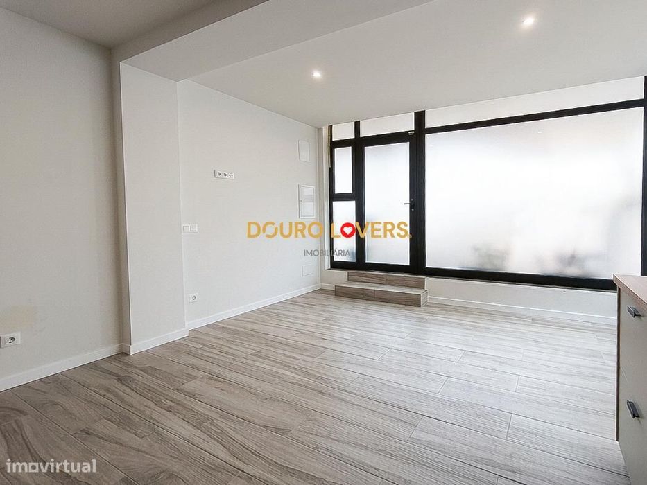 Apartamento T0 à venda na Rua da Constituição