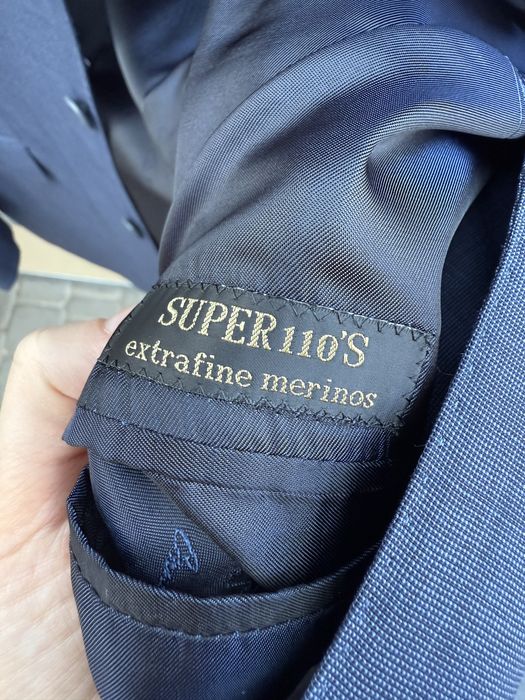 Чоловічий вовняний костюм Corneliani