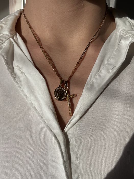 Colar dois pingentes cruz  maria e jesus