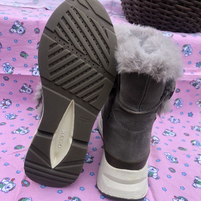 Жіночі сірі чоботи угги geox d backsie b abx d