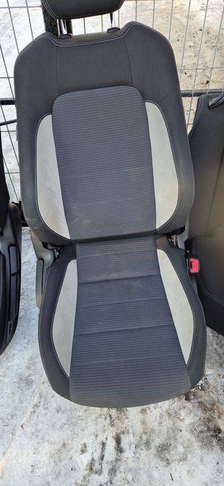 Sprzedam siedzenia do Toyoty Avensis T27 2018r