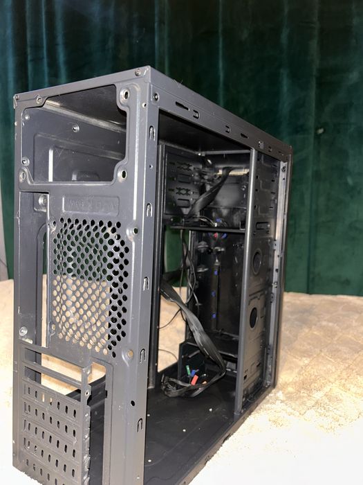 корпус Vinga  (крышки есть)