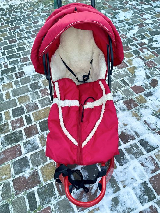 Санки Piccolino з ручкою-штовхачем, капішоном, чохлом та муфтою