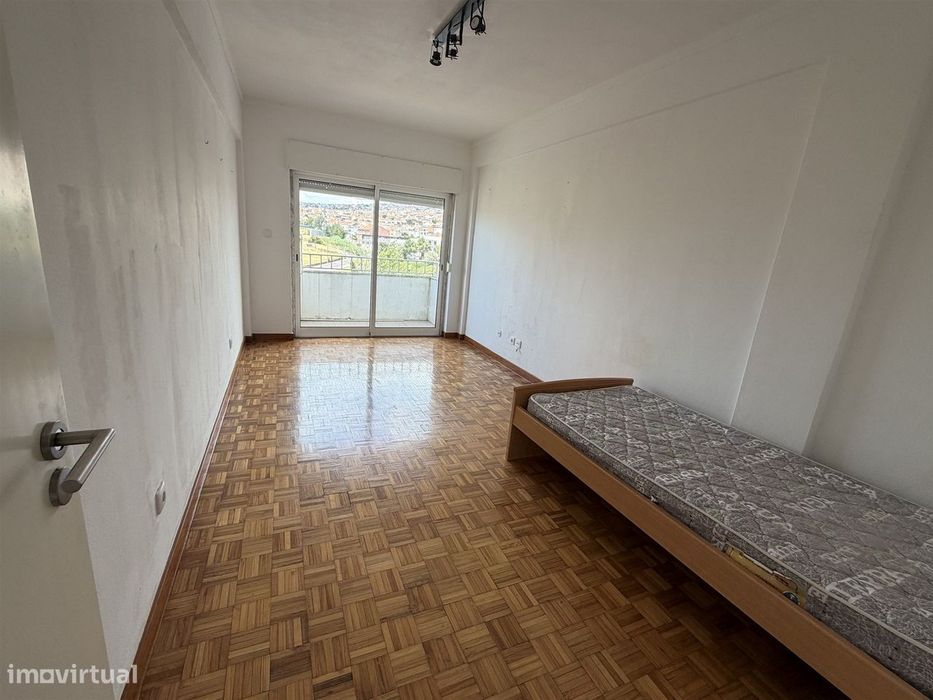 T2 Apartment for Sale in Odivelas, Odivelas
