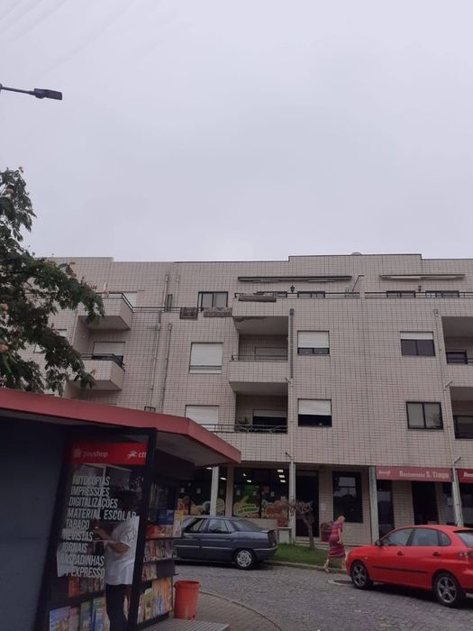 Aluga-se apartamento ,Ronfe