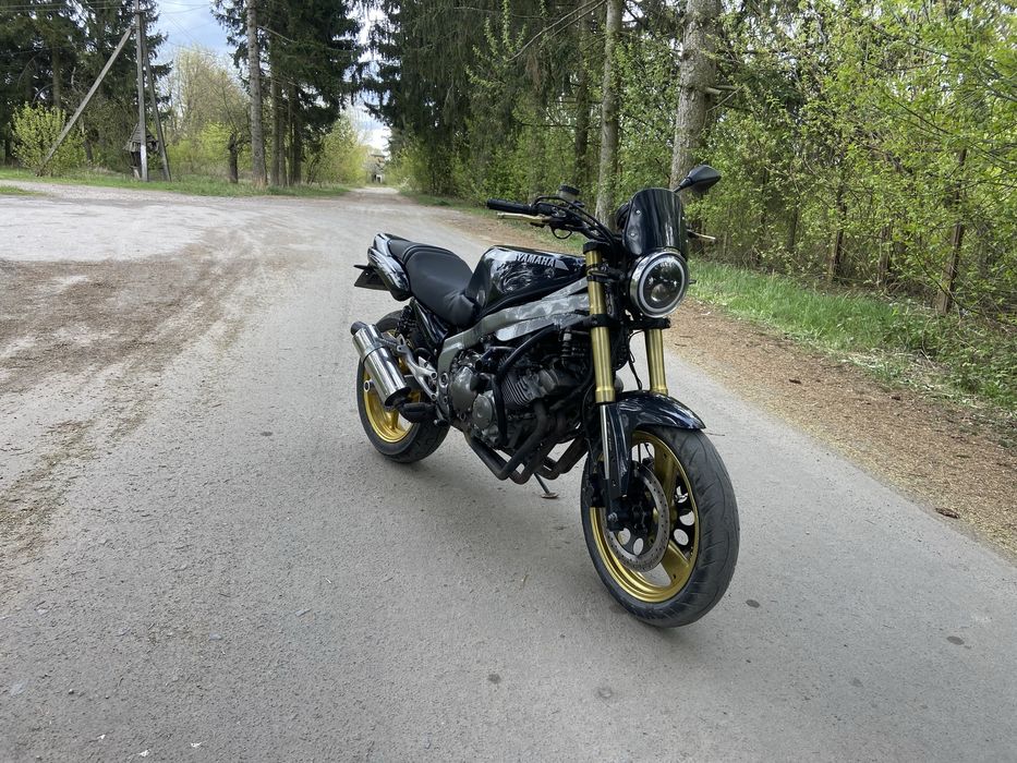 Yamaha FZX250 / 600cc / індивідуальний стріт
