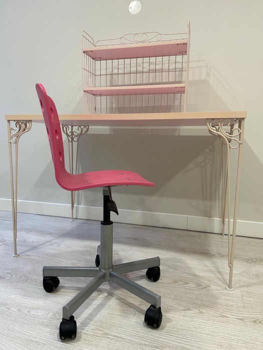 Conjunto Escrivaninha + Estante + Cadeira Rosa