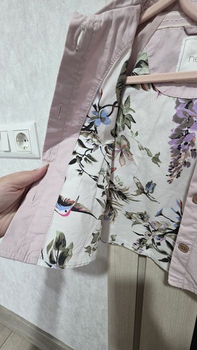 Продам тренч, пальто, вітровка, курточка на дівчинку Next