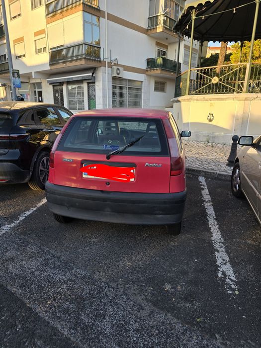 Fiat Punto 55 no ponto de transferir