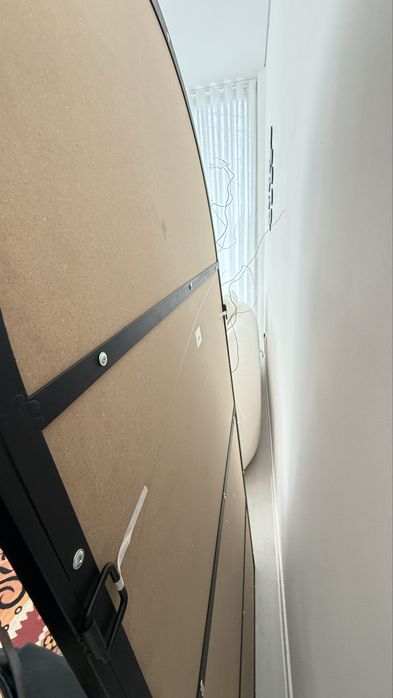 Espelho de parede em metal preto