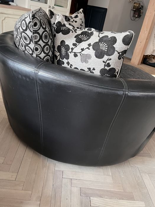 Sofa koło stan idealny