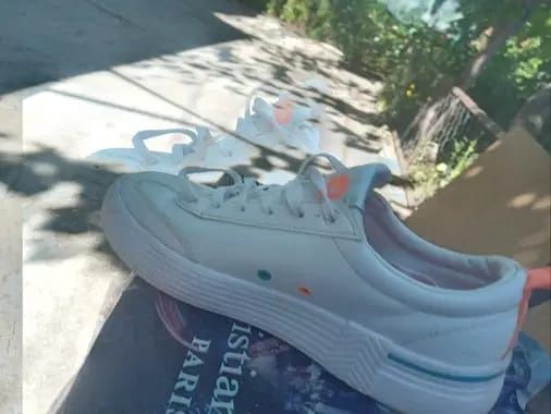 Кросовки женские, размер 38- 39.