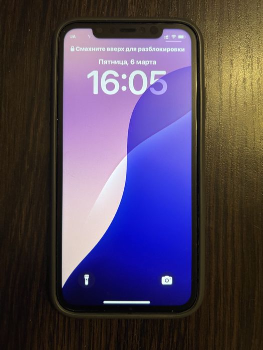 Продам iPhone 11 б/у  128mb
