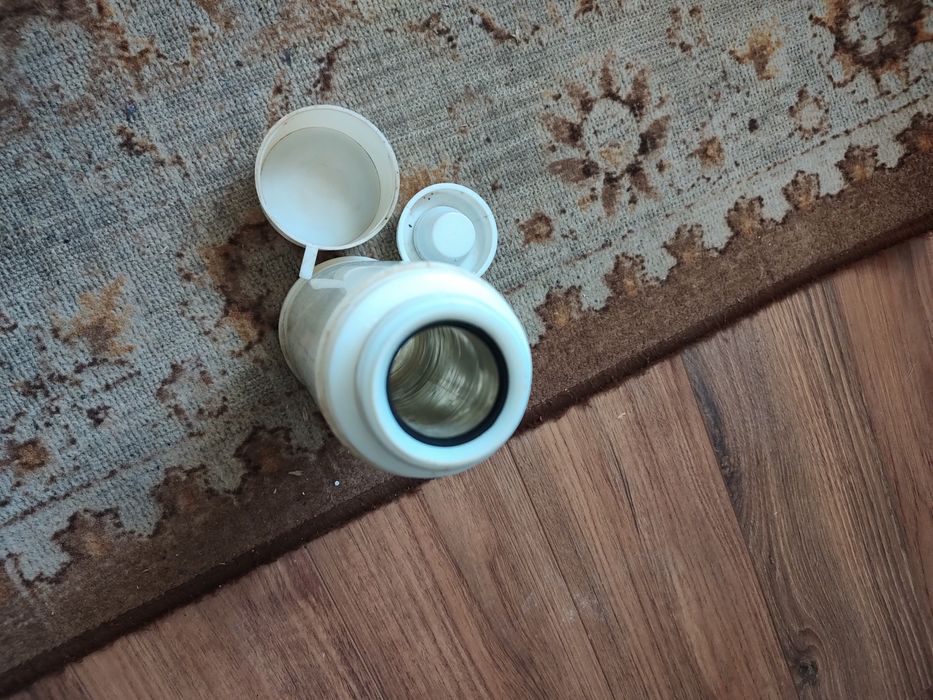 Продам 2 советских тэрмосов со стеклянной колбой