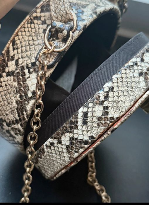 Zara torebka listonoszka kuferek okrągła skóra węża złoty łańcuszek