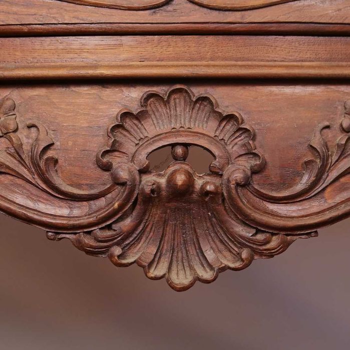 Cómoda estilo D. João V em madeira maciça