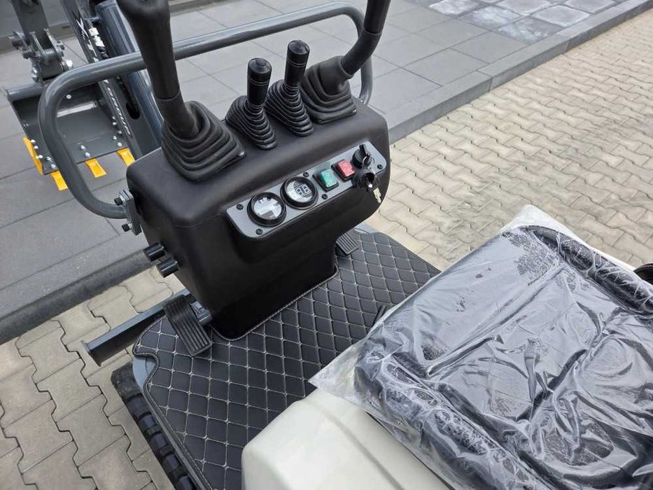 Mini koparka XTM X09S bez kabiny  ZULBiT Olsztyn