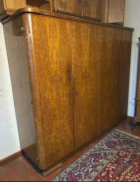 Stara przedwojenna szafa