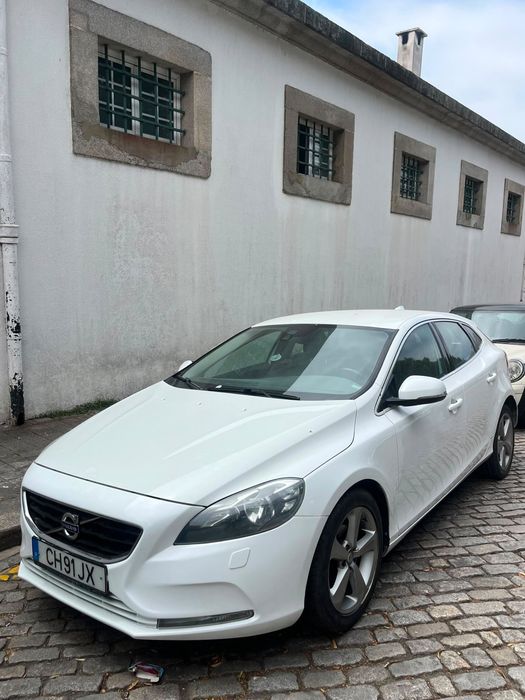 Vendo branco v40 - 2013 excelente estado