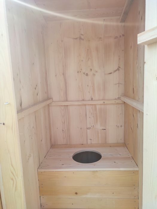 Туалет вуличний.